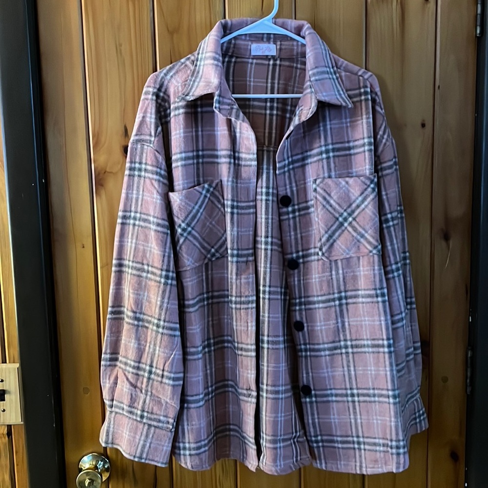 Pink lily shacket never worn. Size XXL